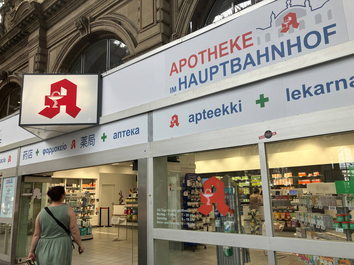 Die Apotheke im Hauptbahnhof von HAV-Chef Holger Seyfarth hat heute trotz Protesttag geöffnet. / Foto: PZ