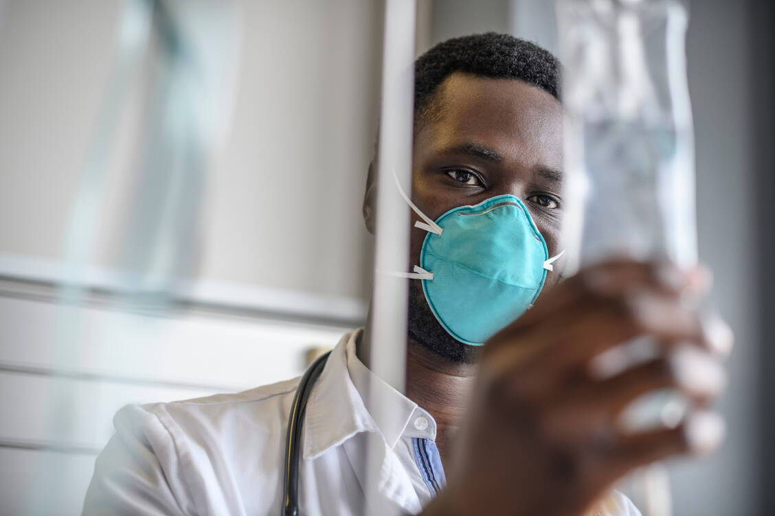 Der frühzeitige Einsatz von monoklonalen Antikörpern in der Covid-19-Therapie kann helfen, einen schweren Verlauf der Krankheit zu verhindern.  / Foto: Getty Images/Johnny Greig