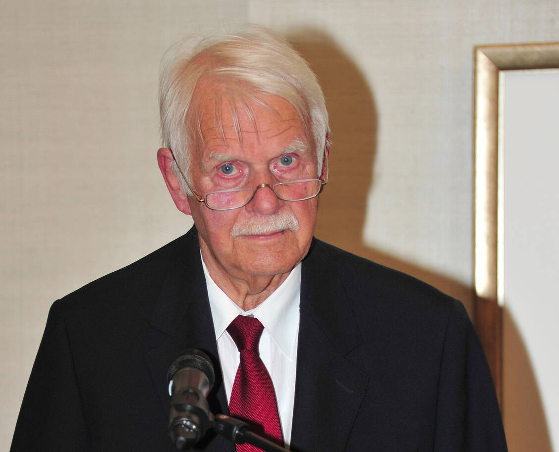 Jörn Raue wurde einstimmig in seinem Amt als NARZ-Vorsitzender bestätigt. Er fordert weiterhin das Rx-Versandhandelsverbot.  / Foto: Archivbild/ J.R.Draxler