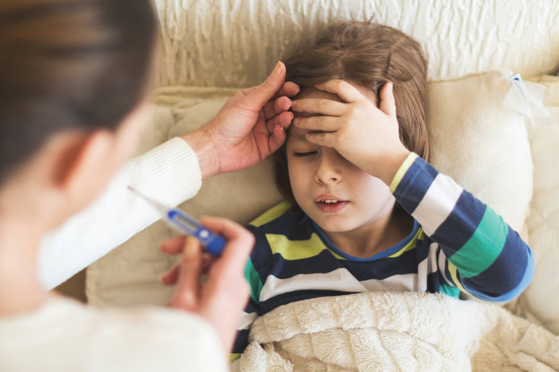 Beste Therapie: liebevolle Zuwendung zum Kranken / Foto: Shutterstock/sunshine stock image