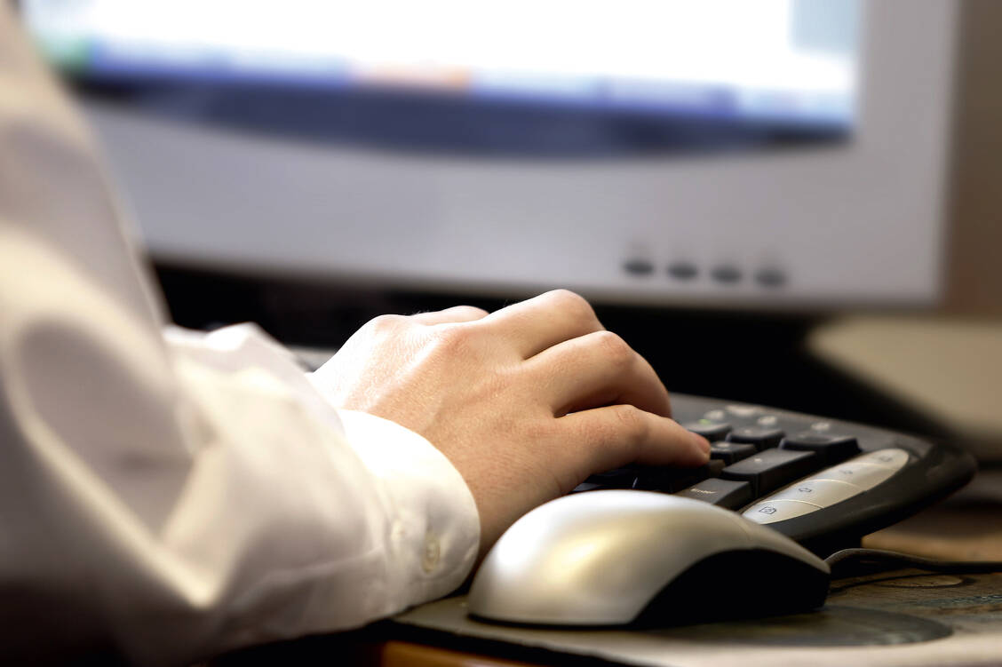 Erstmals war es den AKWL-Mitgliedern möglich, ihre Stimme auch online abzugeben. Die Wahlbeteiligung ist gestiegen. / Foto: Fotolia/Rogers