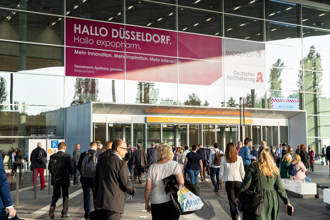 Öffnet 2025 erstmals von Dienstag bis Donnerstag statt von Mittwoch bis Samstag ihre Tore: die Expopharm in Düsseldorf. / © Avoxa/Expopharm