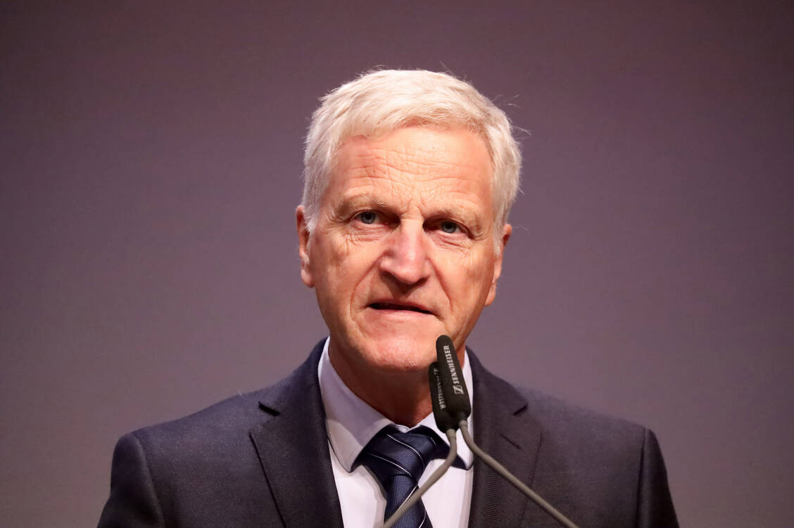 Wolfgang Späth von Pro Generika wünscht eine obligatorische Mehrfachausschreibung  von Wirkstoffen als Antwort auf die zunehmenden Arzneimittel-Lieferengpässe.  / Foto: PZ/Alois Müller