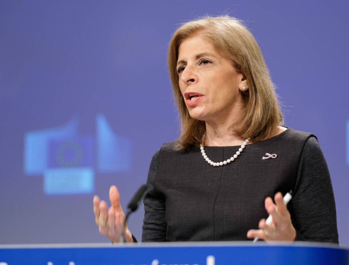 Die EU-Kommissarin für Gesundheit, Stella Kyriakides, hofft auf die tatkräftige Mithilfe von Apothekern, Ärzten, aber auch Patienten bei der Weiterentwicklung des Arzneimittelrechts. / Foto: Imago Images/Hans Lucas