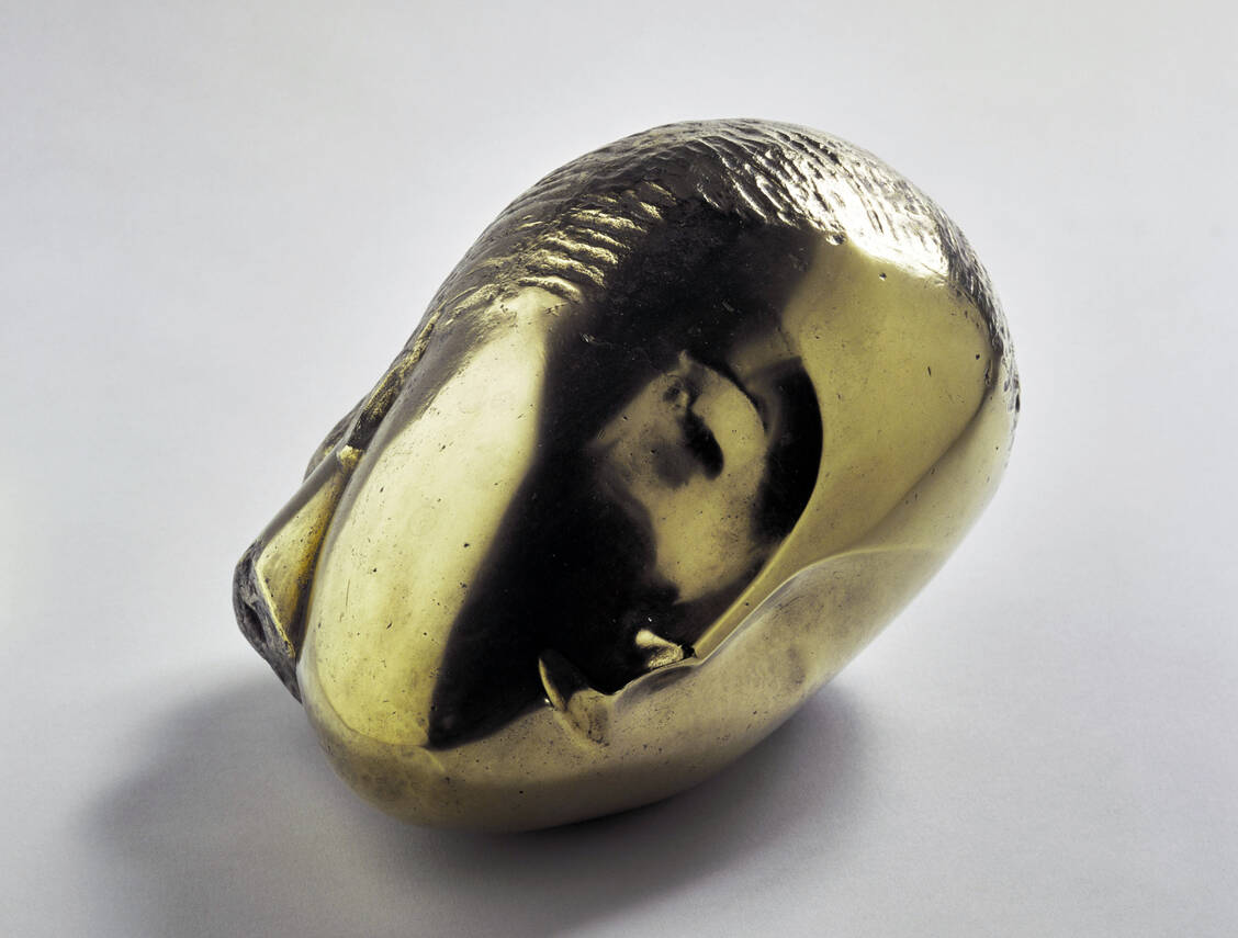 Archaisch und modern zugleich: Brâncuși schaffte eine universelle Formensprache. Hier seine »Schlafende Muse« von 1910. / © Succession Brancusi-All rights reserved/VG Bild-Kunst, Bonn 2026