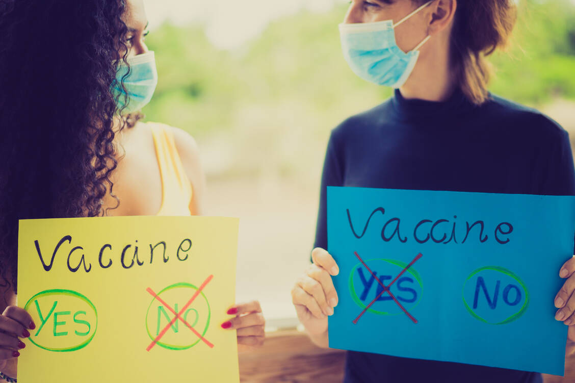 Misstrauen gegen die Covid-19-Impfstoffe, aber auch Faulheit sind Gründe, warum manche Erwachsene sich bislang nicht gegen das Coronavirus haben impfen lassen. / Foto: Getty Images/Giuseppe Manfra