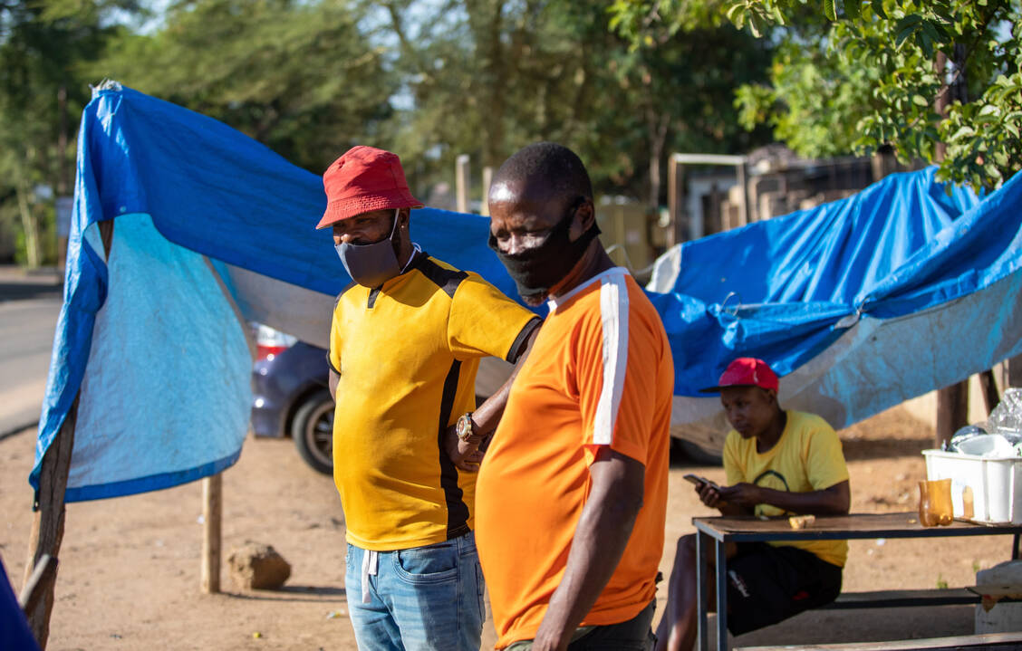 In Südafrika verbreitet  sich derzeit eine stark mutierte Variante mit der Bezeichnung B.1.1.529.  / Foto: Adobe Stock/www.africaphotobank.com
