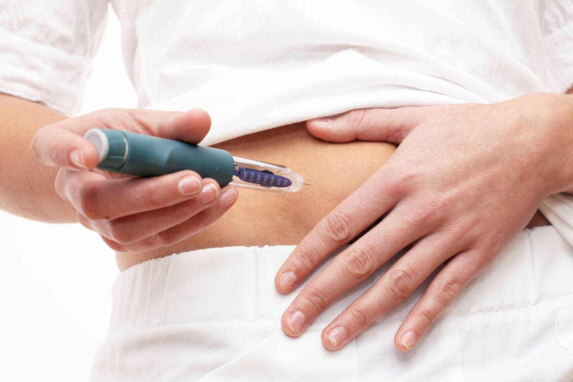 Insulin ist das Therapeutikum erster Wahl in der Schwangerschaft; bevorzugt werden die intensivierte konventionelle Therapie und die Insulinpumpentherapie. / © Adobe Stock/tunedin