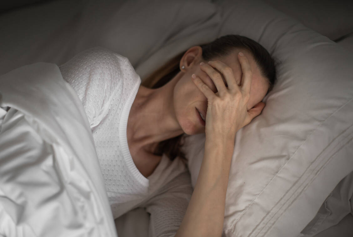 Es ist ein steiniger Weg zur Diagnose Post Covid, ob mit oder ohne ME/CFS. Noch schwieriger ist es für die Patienten, eine für sie passende Therapie zu finden und diese auch noch erstattet zu bekommen. / © Getty Images/kieferpix