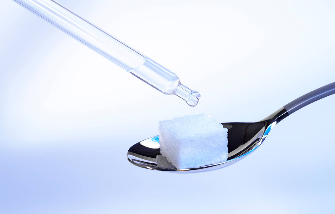 Der orale Impfstoffkandidat »CVD 1902« erreichte in einer Phase-IIb-Studie eine Wirksamkeit von 73 Prozent. / © Adobe Stock/0pidanus