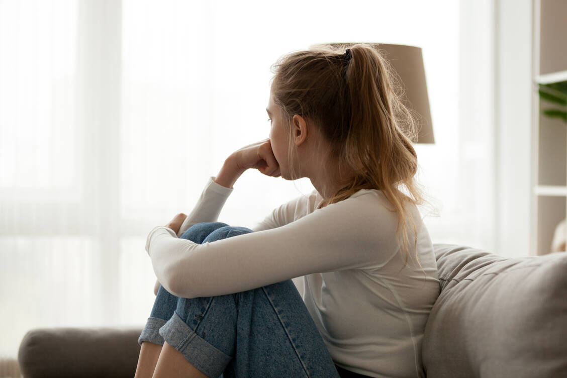 Eine informierte Entscheidung über eine Abtreibung zu treffen ist alles andere als leicht, nicht nur aus ethischen Gründen. / Foto: Shutterstock/fizkes