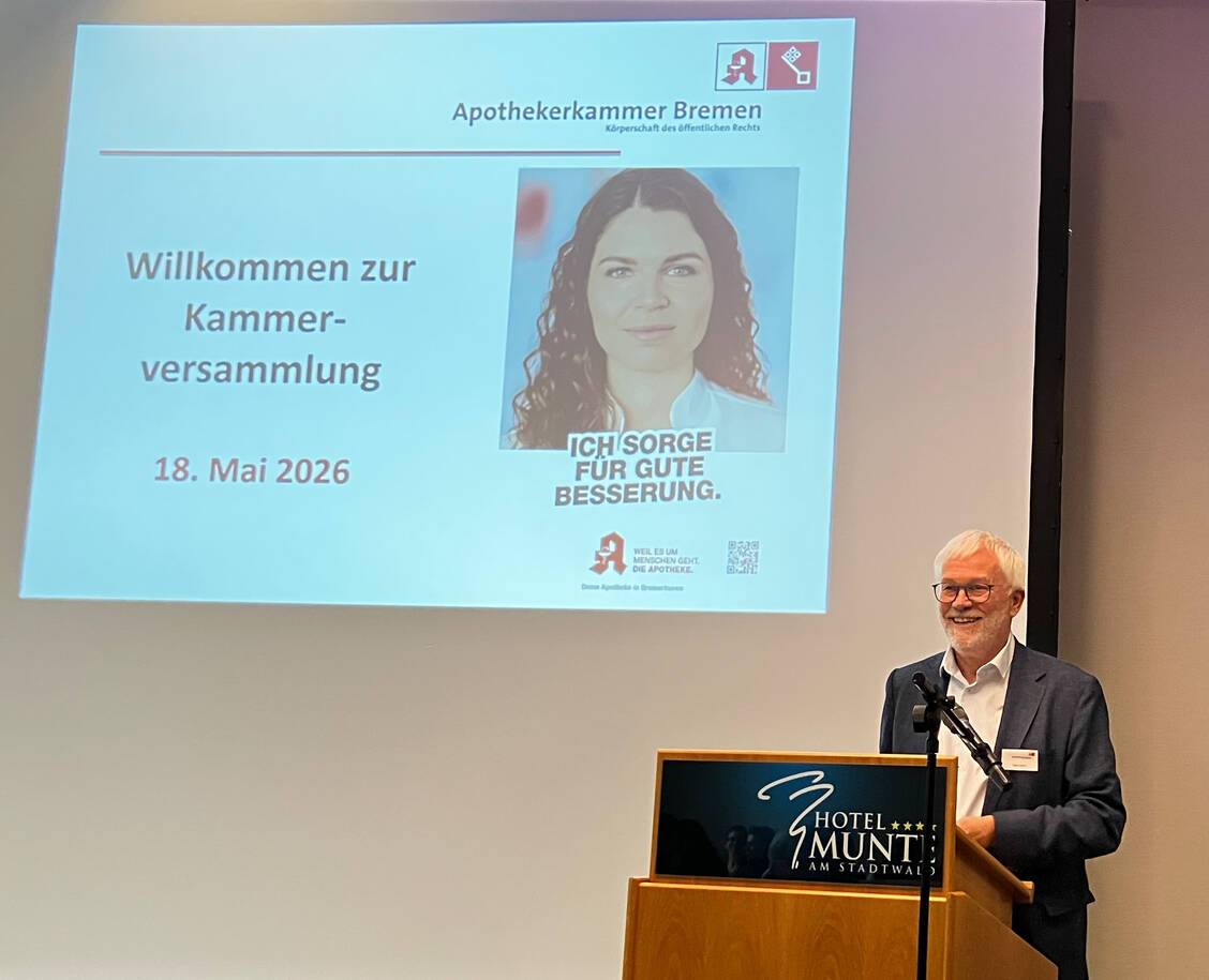 Klaus Scholz bedankte sich in seiner Abschiedsrede für die Loyalität und Fairness der Bremer Apothekerinnen und Apotheker. / © PZ/Daniela Hüttemann