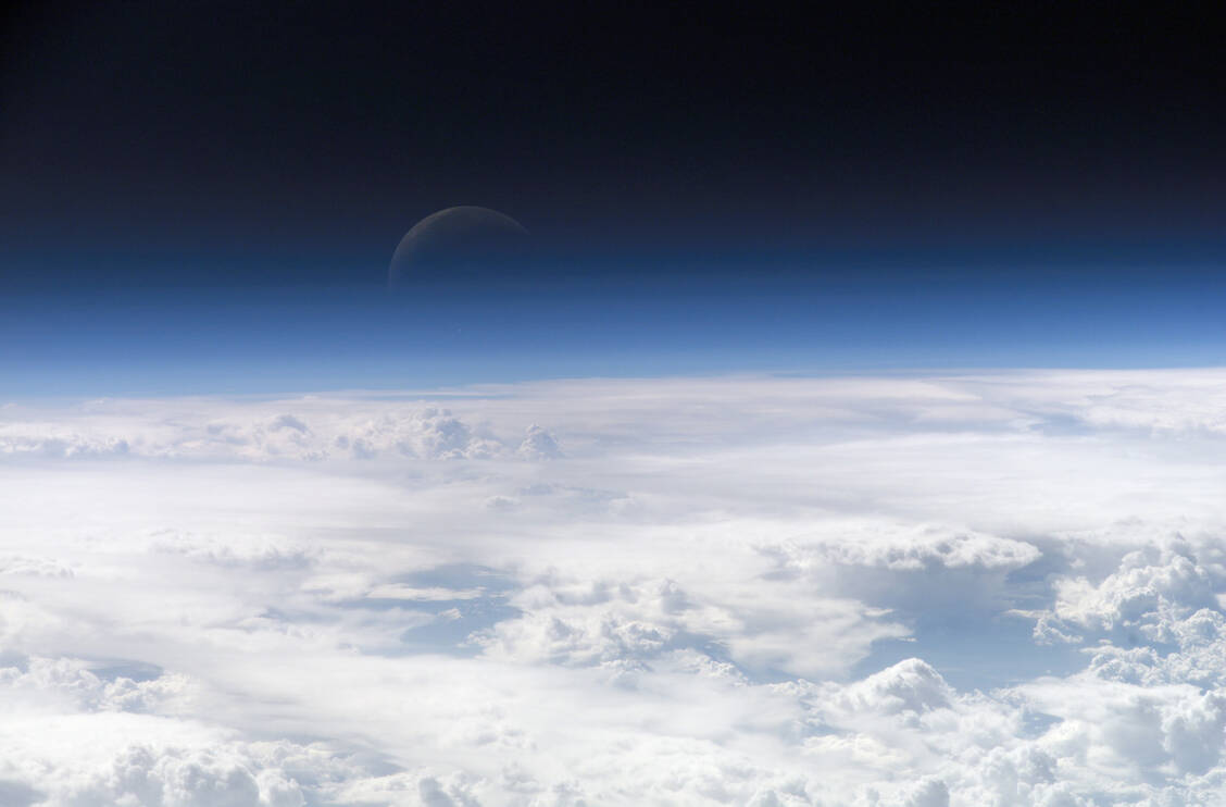 Die Erdatmosphäre hat einen hohen Anteil an Stickstoff und Sauerstoff. Beide Gase kommen auch medizinisch zum Einsatz. / Foto: NASA