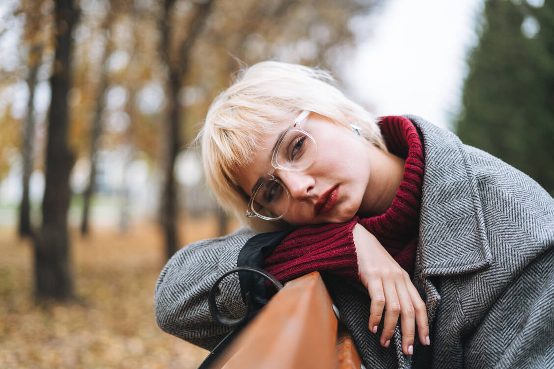 Frische Luft, Licht und Bewegung helfen gegen Stimmungstief in der dunklen Jahreszeit, die langsam beginnt. / © Getty Images/Galina Zhigalova