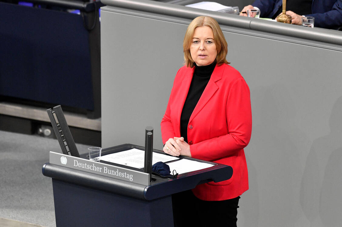 Die SPD-Politikerin Bärbel Bas soll in dieser Legislaturperiode das Amt der Bundestagspräsidentin bekleiden. Sie ist seit 12 Jahren Mitglied des Deutschen Bundestags (hier bei einer Plenarsitzung im Februar 2021). / Foto: Imago Images/Future Image