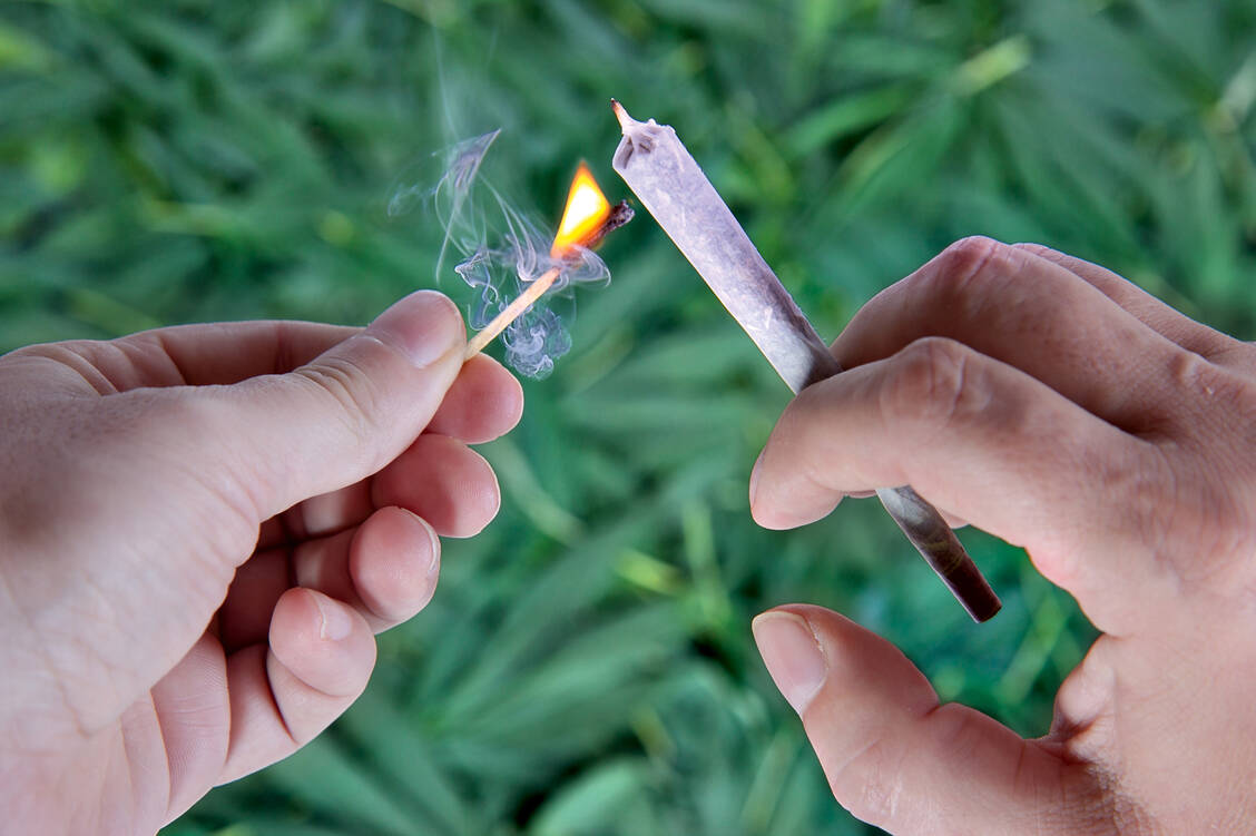 In Amsterdam hatte jeder zweite Patient mit neu diagnostizierter Diagnose Cannabis mit einem THC-Gehalt von über 10 Prozent konsumiert. / Foto: Shutterstock/Milkovasa