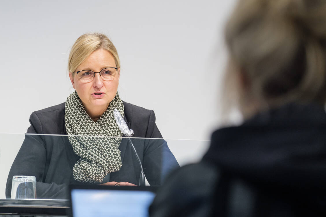 Claudia Schröder, Abteilungsleiterin für Gesundheit und Prävention im niedersächsischen Sozialministerium, hat die Apotheker für ihren Einsatz in der Pandemie gelobt. / Foto: picture alliance/dpa