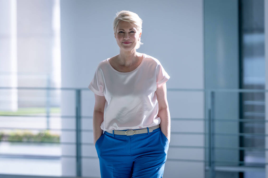 Manuela Schwesig, SPD-Spitzenkandidatin für Mecklenburg-Vorpommern, ist seit Juli 2017 Vorsitzende der SPD Mecklenburg-Vorpommern und Ministerpräsidentin des Bundeslandes. / © Imago/Bernd Elmenthaler