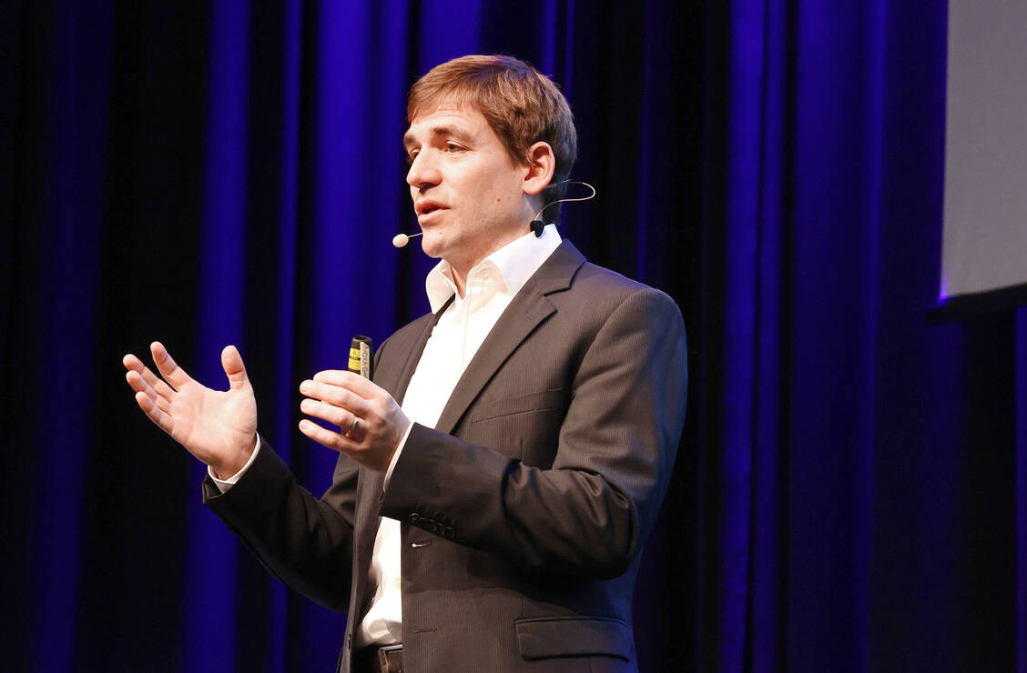 Die meisten Psychopharmaka werden bei Kindern und Jugendlichen off Label eingesetzt. Aus der Fülle der Antidepressiva ist nur eines – Fluoxetin – bei Kindern zugelassen, informierte Professor Dr. Paul Plener. / Foto: PZ/Alois Müller
