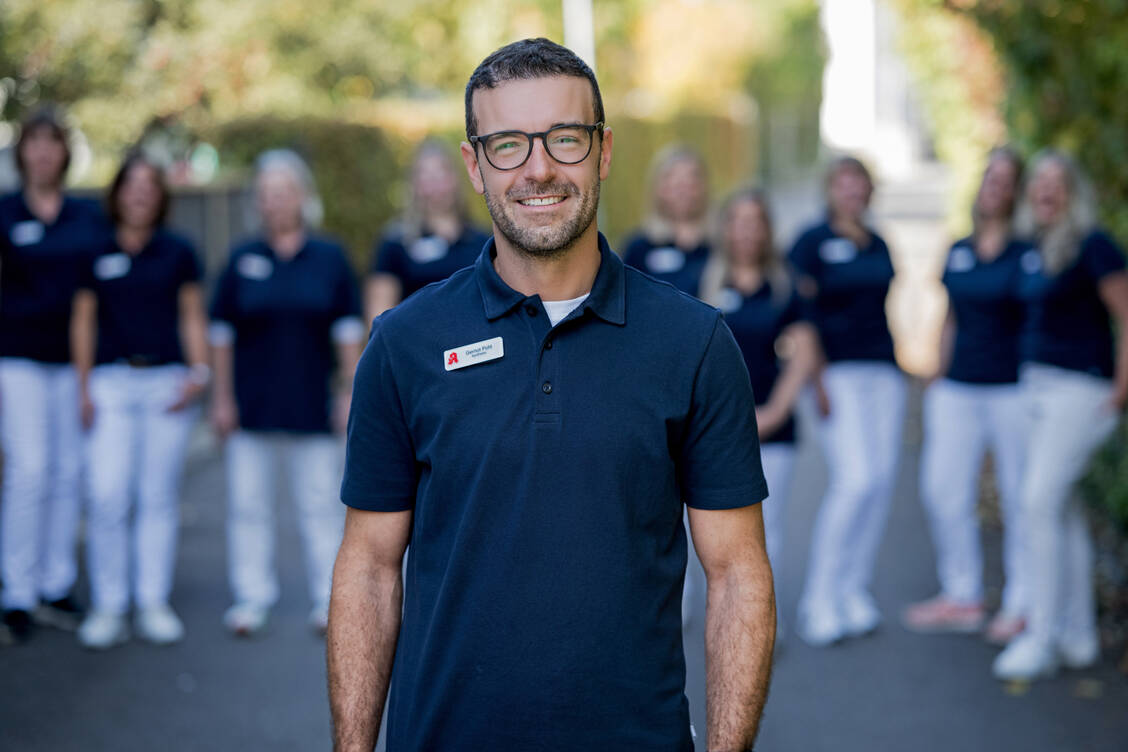 Apothekeninhaber Gernot Pohl postete ein Video, in dem er auf die Risiken durch den EU-Arzneimittelversand hinweist. / © berli berlinski