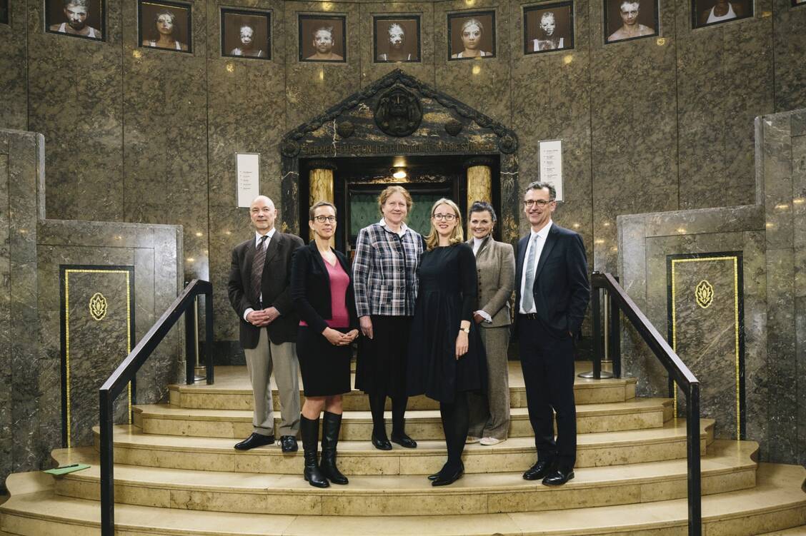 Von links: Dr. Rainer Höhl, Ute Leonhardt, Professor Dr. Karin Kraft, Professor Dr. Alena Buyx, Gitta Connemann und Professor Dr. Achim Jockwig. / Foto: Jakob Boerner