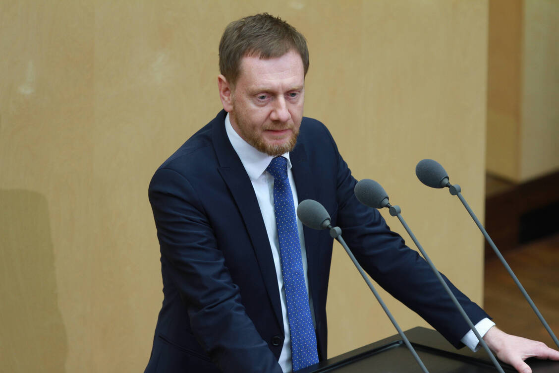 Die Union hat in ihrem Programm zur anstehenden Bundestagswahl angekündigt, das Cannabisgesetz wieder abschaffen zu wollen. Sachsens Ministerpräsident Michael Kretschmer (CDU) sieht das kritisch. / © IMAGO/dts Nachrichtenagentur