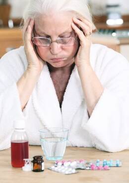 Spätestens wenn fünf Medikamente gleichzeitig eingenommen werden müssen, lässt die Adhärenz erheblich nach.
<p class="fotonachweis">Foto: Fotolia/auremar</p>