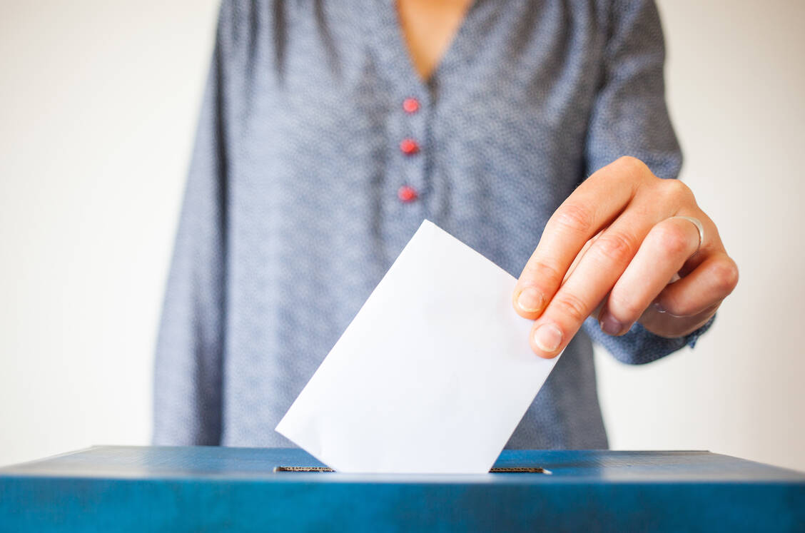 Bei den Hochschulwahlen werden beispielsweise Fachschaftsvertreter offiziell gewählt, aber auch Vertreter der Studierenden für das Studierendenparlament, den akademischen Senat und den Fachbereichsrat. / Foto: Adobe Stock/Melinda Nagy