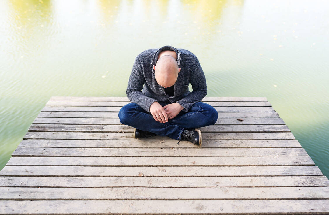 Bislang wird angenommen, dass Frauen deutlich häufiger unter Depressionen leiden, doch vielleicht suchen Männer nur weniger Hilfe und bleiben undiagnostiziert. / Foto: Fotolia/Irina84