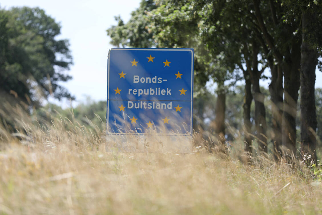 Jahrelang versteckte sich Doc Morris hinter der deutsch-niederländischen Grenze und bezahlte rechtskräftig verhängte Ordnungsgelder nicht. Damit könnte bald Schluss sein. / © Imago/dts Nachrichtenagentur