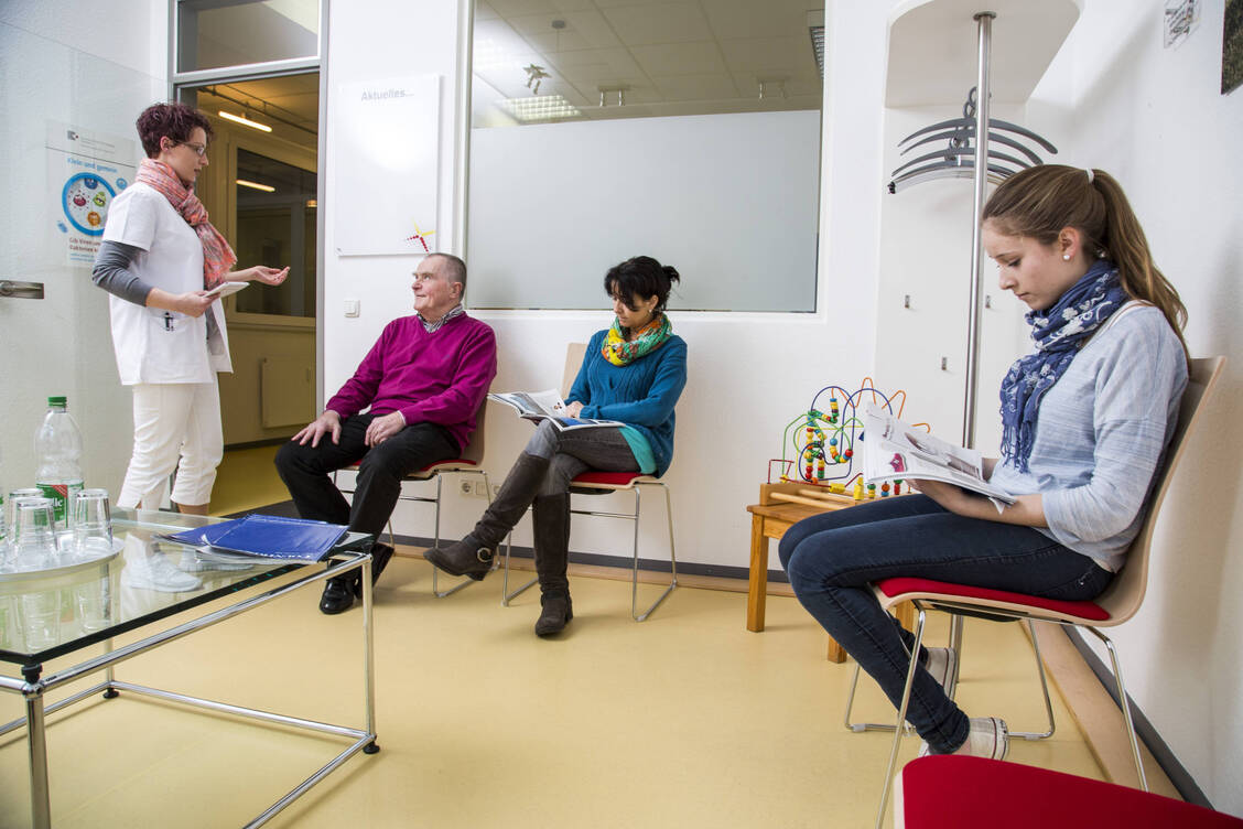 Immer mehr Patienten klagen über lange Wartezeiten.  / Foto: imago/Jochen Tack