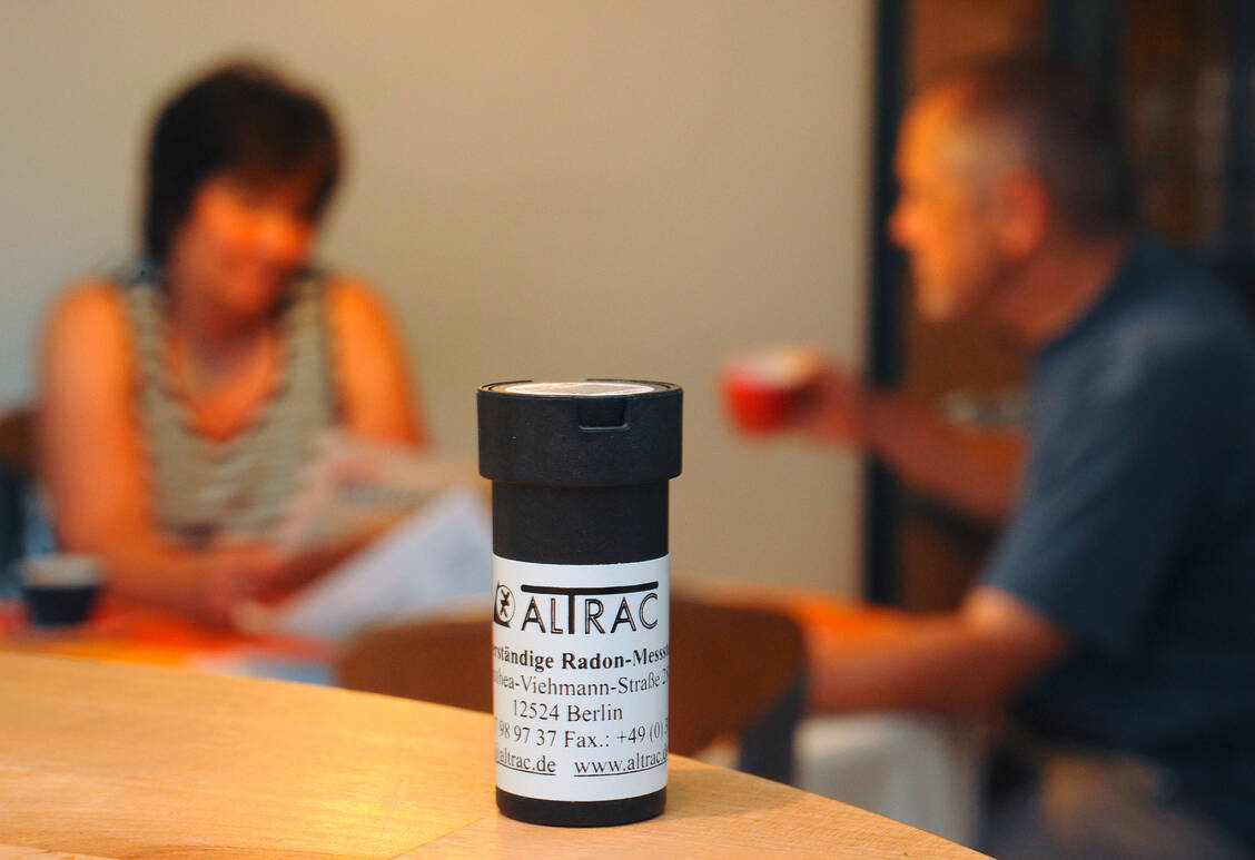 Ergibt die Innenraummessung von Radon Werte über 300 Bq/m<sup>3</sup>, können Maßnahmen zur Senkung der Belastung erwogen werden. / Foto: picture alliance
