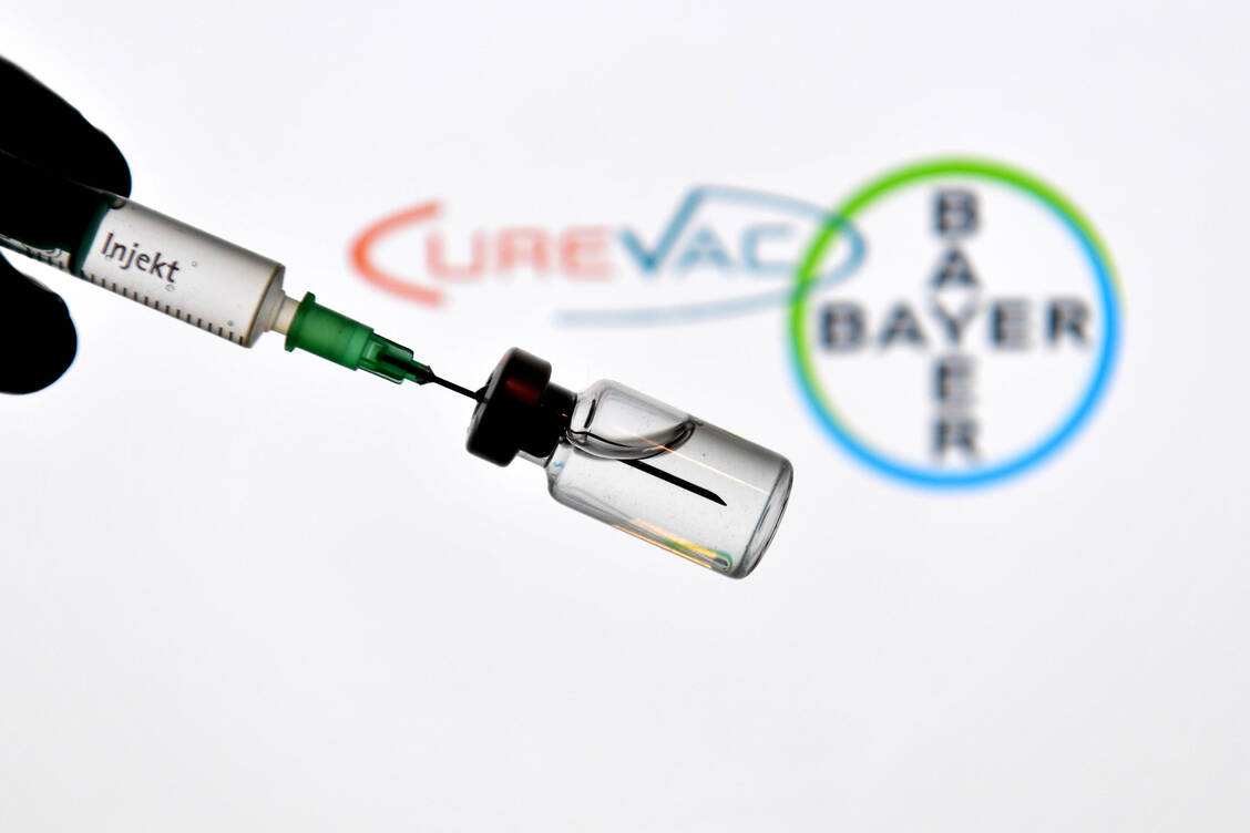 Anfang Januar hatten Bayer und das Tübinger Biotech-Unternehmen Curevac einen Kooperation vereinbart. Die Übernahme der Impfstoffproduktion war in dem Vertrag aber nicht vorgesehen. / Foto: Imago Images/Sven Simon