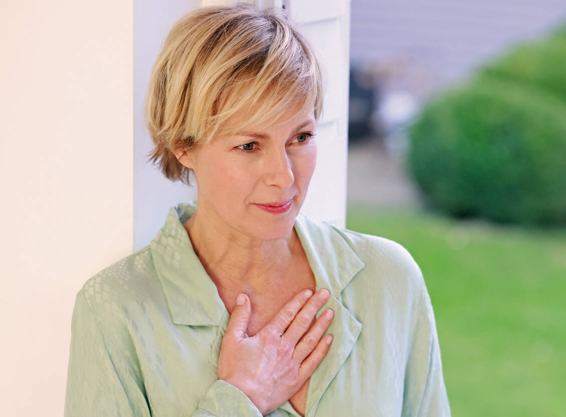 PPI nicht immer und für jeden: Sie vermindern zwar die Aggressivität des Magenbreis, beeinflussen aber nicht den Reflux. Deshalb sind sie nicht immer ausreichend wirksam. Antacida mit schleimhautprotektiven Eigenschaften helfen oft weiter.  / Foto: © Luvos