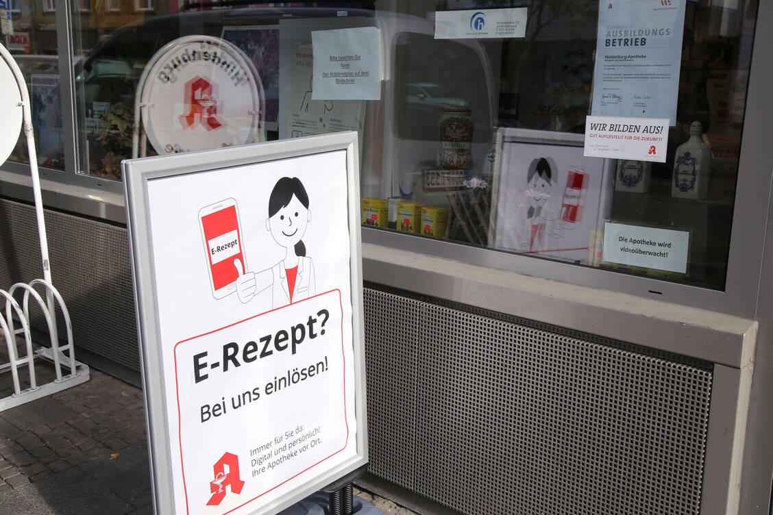 Für die Versicherten ist es laut AOK-Bundesverband von Vorteil, dass die EPA künftig auch den Zugriff auf das E-Rezept ermöglichen soll. / Foto: Imago Images/Cord