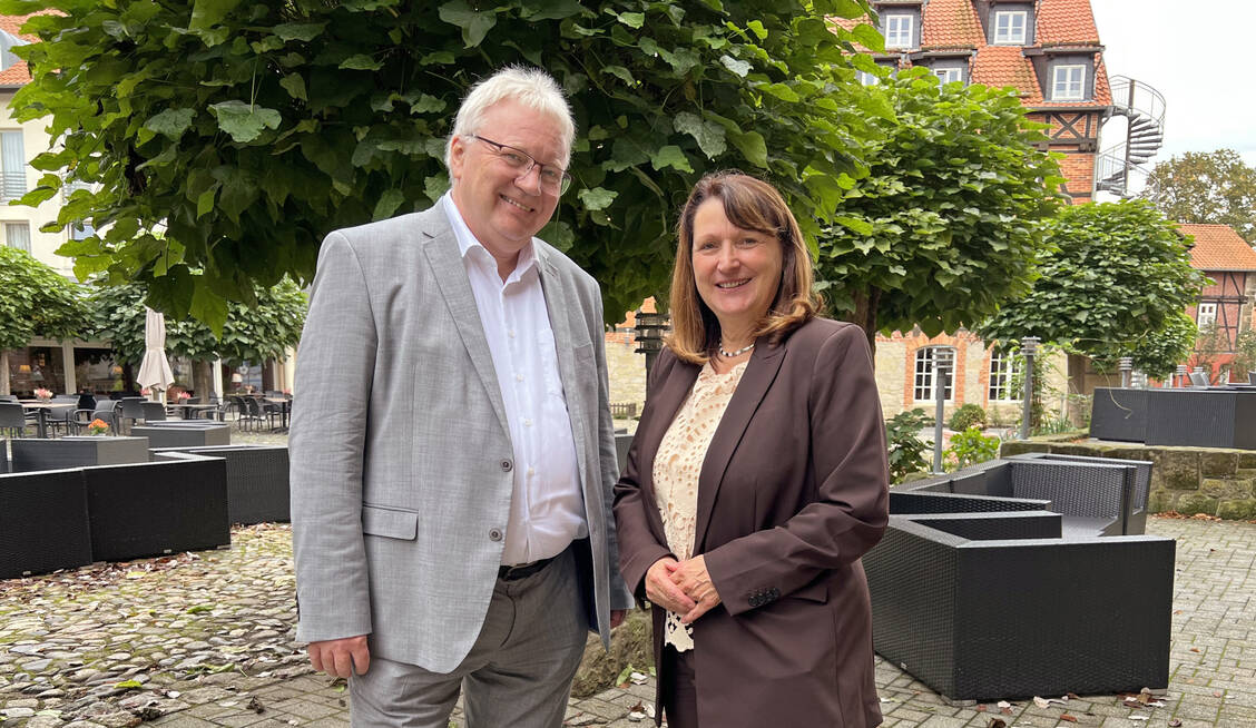 Wie ernst die Lage der Apotheken ist, machte der LAV-Vorsitzende aus Sachsen-Anhalt, Mathias Arnold, der Bundestagsabgeordneten Heike Brehmer (CDU) klar. / Foto: Katrin Pohl/LAV