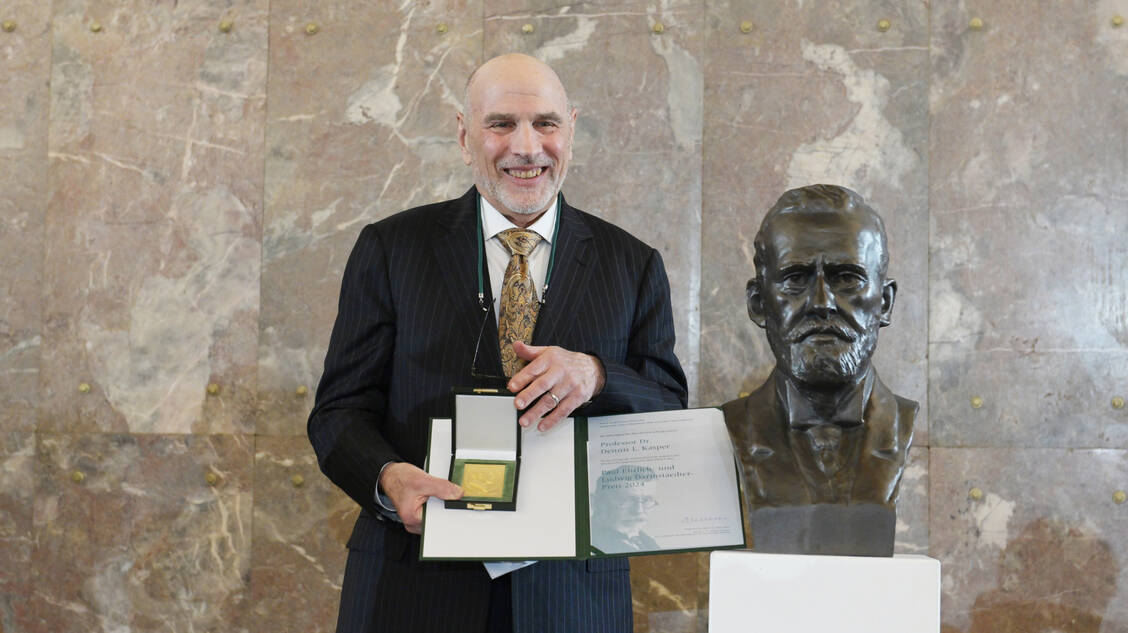 Professor Dr. Dennis L. Kasper von der Harvard Medical School wurde mit dem Paul-Ehrlich- und Ludwig-Darmstaedter-Preis 2024 ausgezeichnet. / Foto: Goethe-Universität Frankfurt / S. Maka