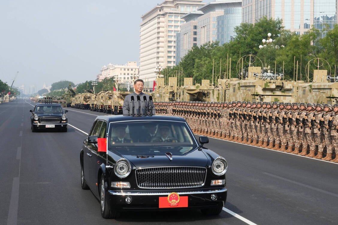 Chinas Präsident Xi Jinping bei einer Militärparade im September. / © Imago/Xinhua