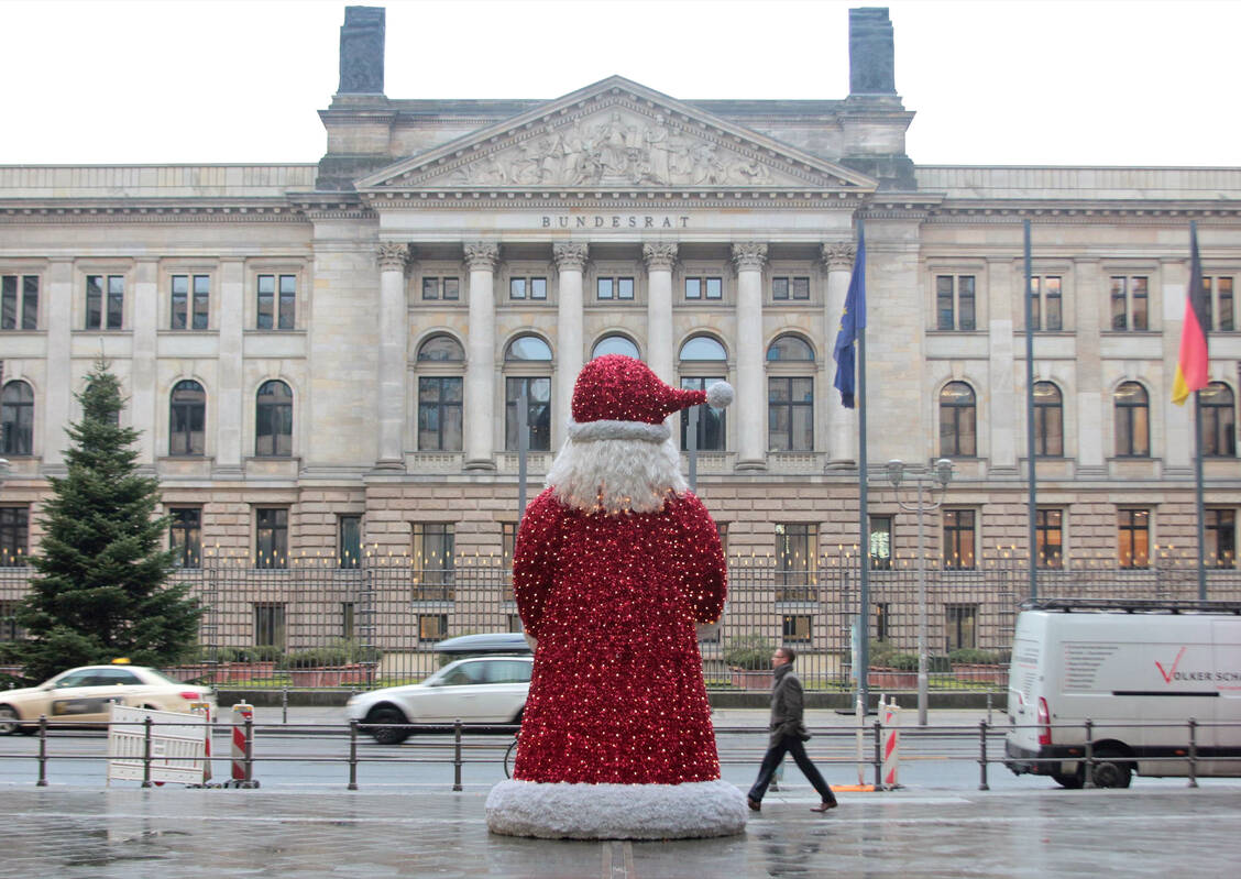Entscheidung vor der Weihnachtspause: In seiner letzten Sitzung in diesem Jahr hat der Bundesrat für die PTA-Reform gestimmt.  / Foto: Imago/Ralph Peters