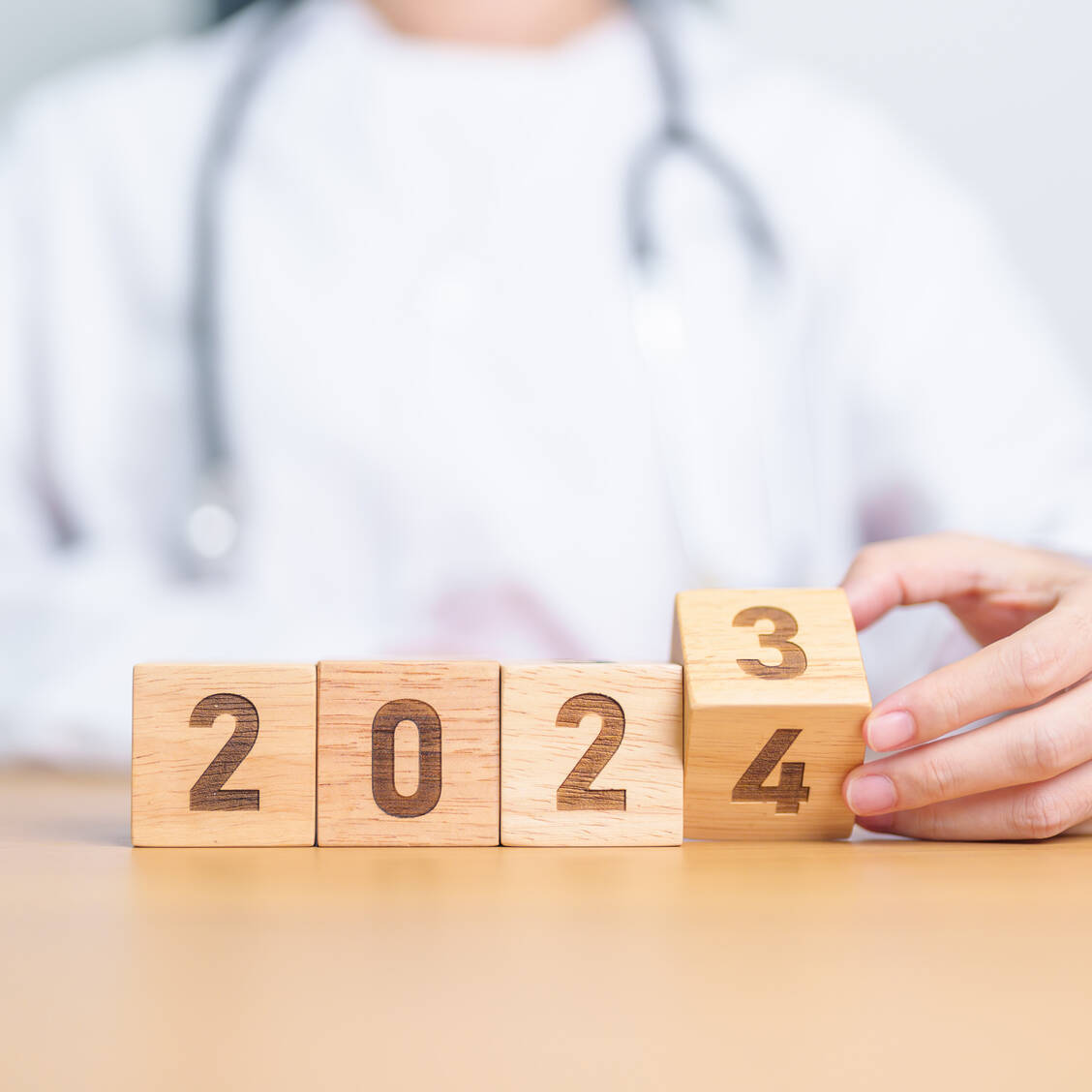 2023 brachten Pharmaunternehmen 30 Arzneimittel mit neuen Wirkstoffen auf den Markt.