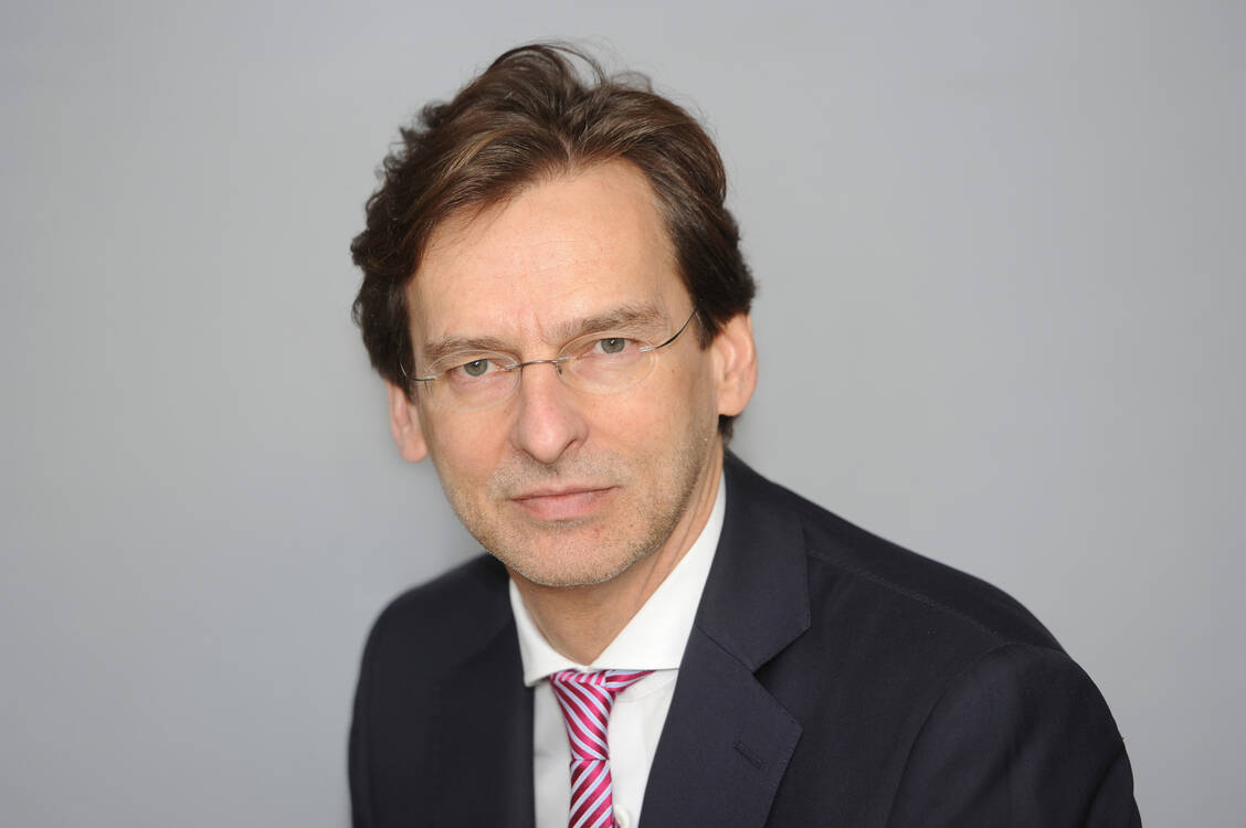 Professor Daniel Grandt fordert ein Konzept für die Zusammenarbeit von Arzt und Apotheker im ambulanten Bereich. / Foto: Klinikum Saarbrücken/Iris Maurer