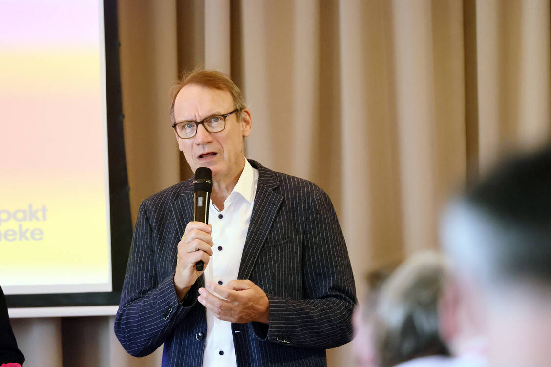 ABDA-Präsident Thomas Preis formulierte beim PZ-Managementkongress Forderungen der Apothekerschaft.  / © PZ/Alois Müller