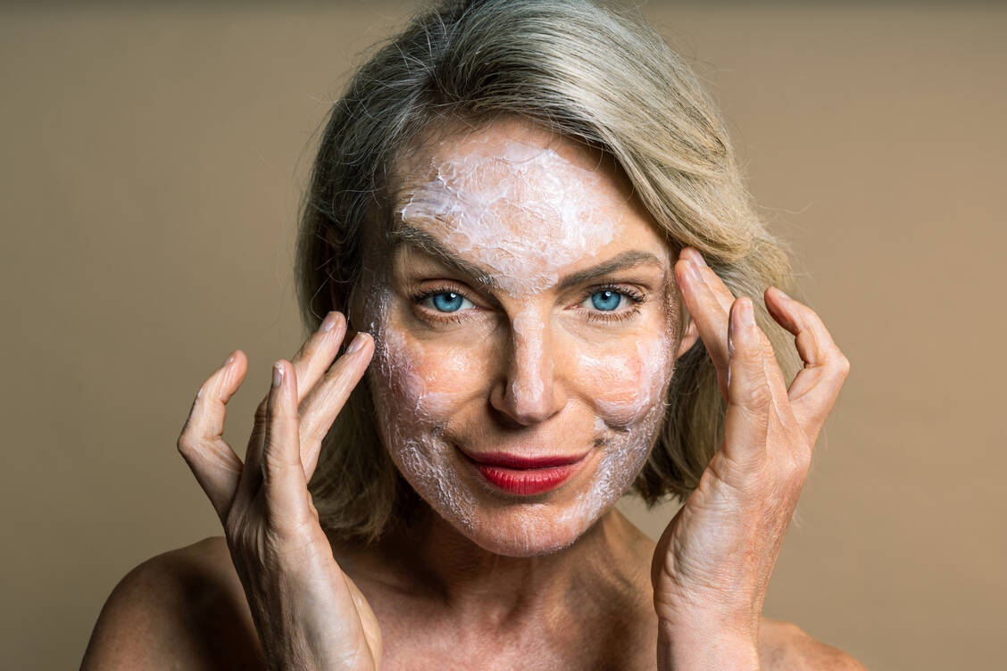 Reichlich und reichhaltig: zwei wichtige Basics der Anti-Aging-Pflege  / © Getty Images/Diamond Dogs