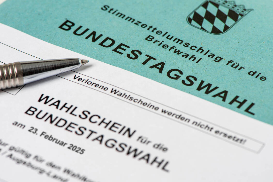 Am 23. Februar wird ein neuer Bundestag gewählt.  / © IMAGO/Wolfilser