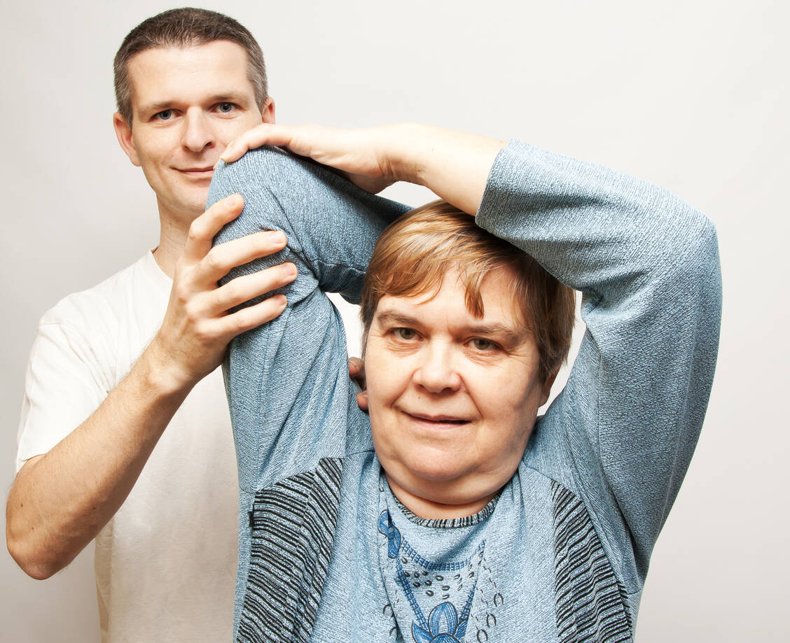 Die Rehabilitation verläuft langsam und erfordert viel Geduld und Mitwirkung des Patienten. / Foto: Adobe Stock/Köpenicker
