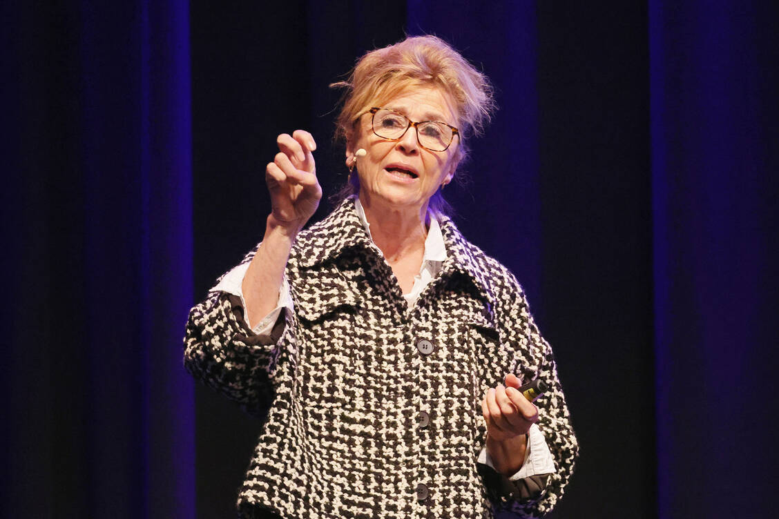 Patienten mit Psoriasis leiden oft sehr unter ihrer Erkrankung. Dennoch sind zu viele nicht in Behandlung, berichtete Professor Dr. Petra Staubach-Renz. / Foto: PZ/Alois Müller