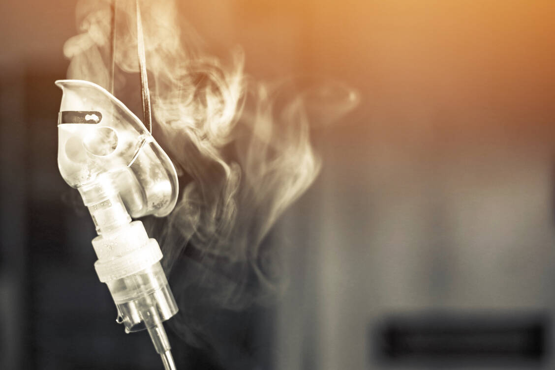 Der zugelassene Vektorimpfstoff des chinesischen Unternehmens Cansino Biologics lässt sich auch als Aerosol applizieren. / Foto: Adobe Stock/Trsakaoe
