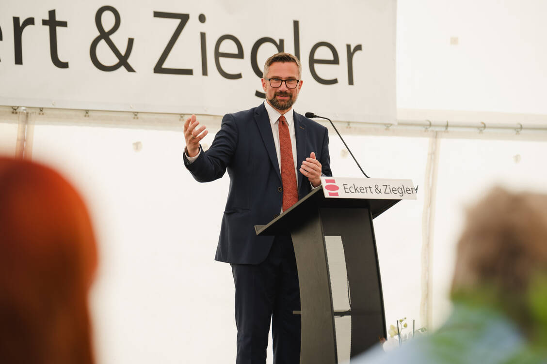 Der sächsische Wirtschaftsminister Martin Dulig hielt bei der Eröffnung des neuen Gebäudes in Dresden eine Rede.  / Foto: eventfotografen.berlin