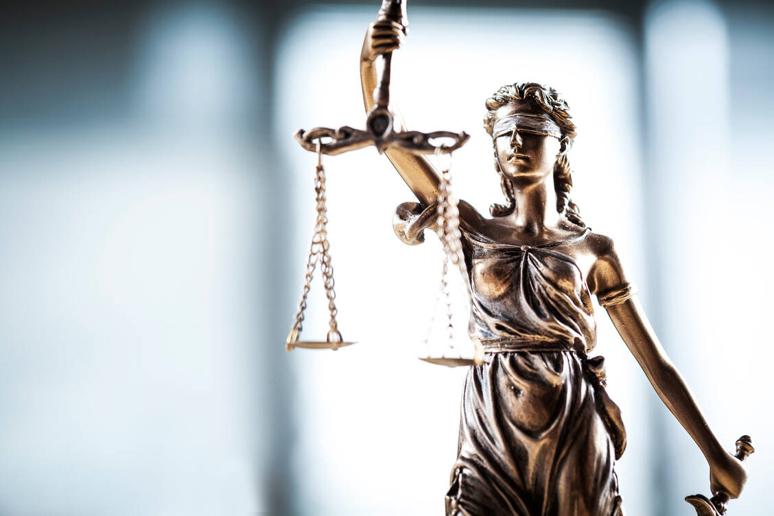 Heute hat der EuGH über Rx-Boni entschieden. Die Kammer Nordrhein sowie Doc Morris und Redcare reagierten darauf. / © Adobe Stock/ sebra