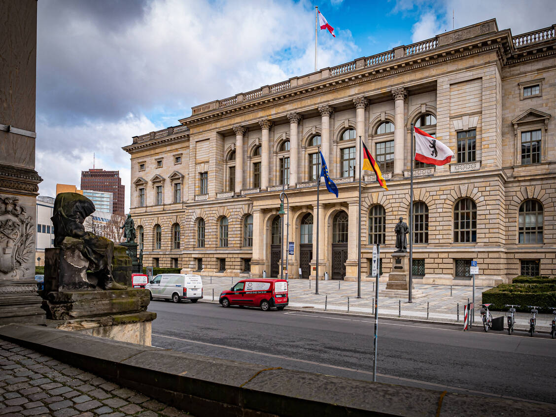 Das Abgeordnetenhaus in Berlin: Am Sonntag stimmen die Berlinerinnen und Berliner darüber ab, wer die nächsten fünf Jahre die politischen Geschicke der Stadt leiten soll. / Foto: Imago Images/Jürgen Ritter